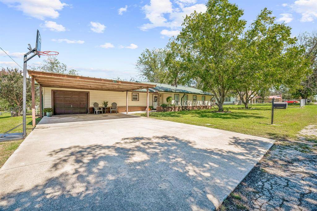 De Leon, TX 76444,617 E Ross Avenue