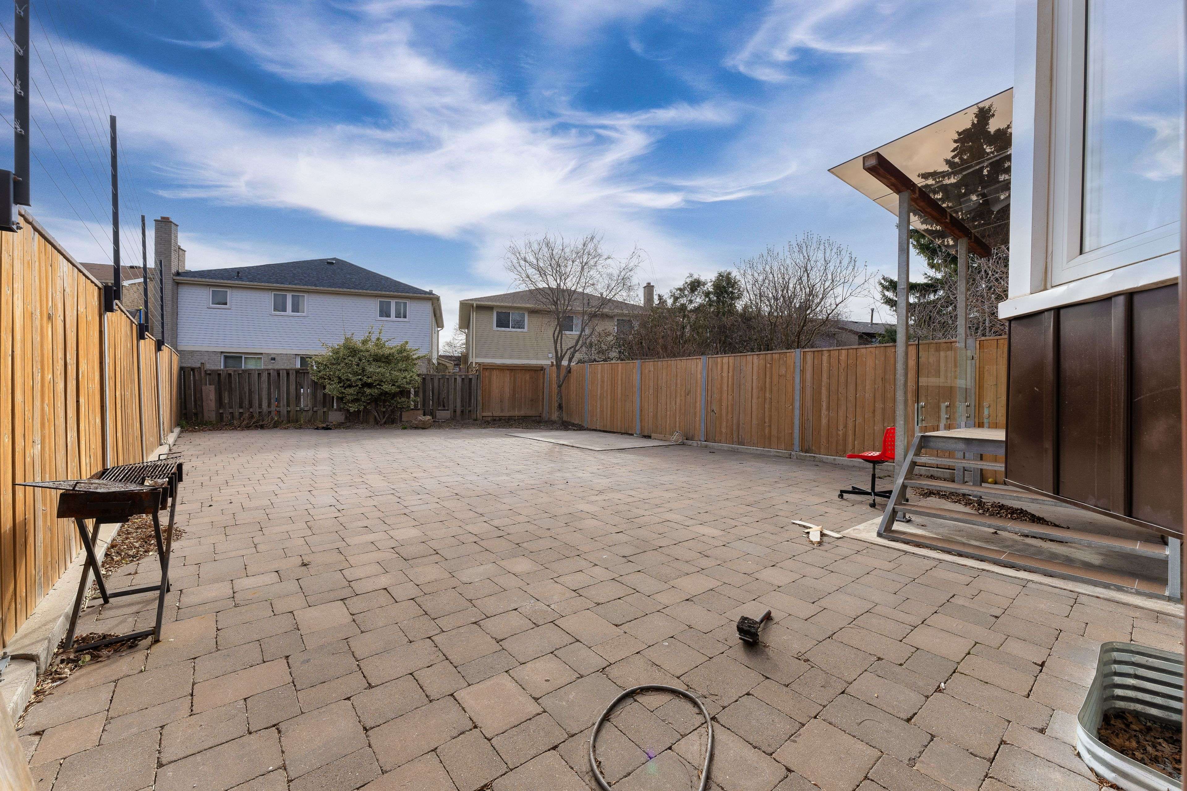 Vaughan, ON L4J 2P7,17 Mortimer CT