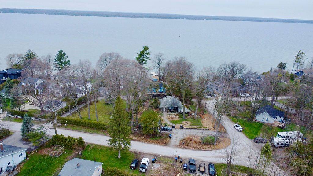 Innisfil, ON L9S 2V3,36 Lakeside DR