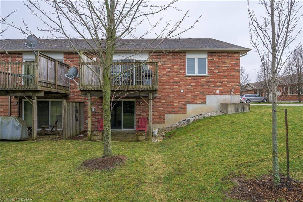 Middlesex Centre, ON N0M 2A0,121 MEADOWCREEK DR #10