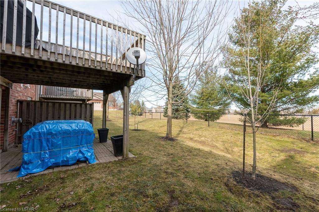 Middlesex Centre, ON N0M 2A0,121 MEADOWCREEK DRIVE DR #8