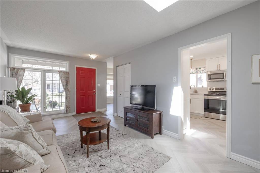 London, ON N5W 6E2,278 HUNGERFORD RD