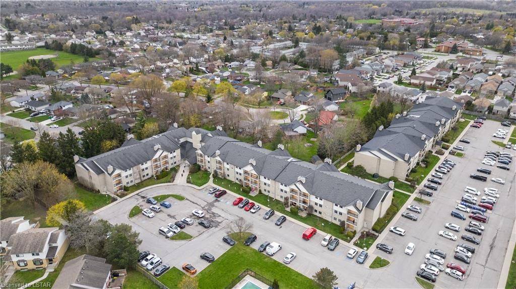 London, ON N4Z 4X3,725 DEVERON CRES #120