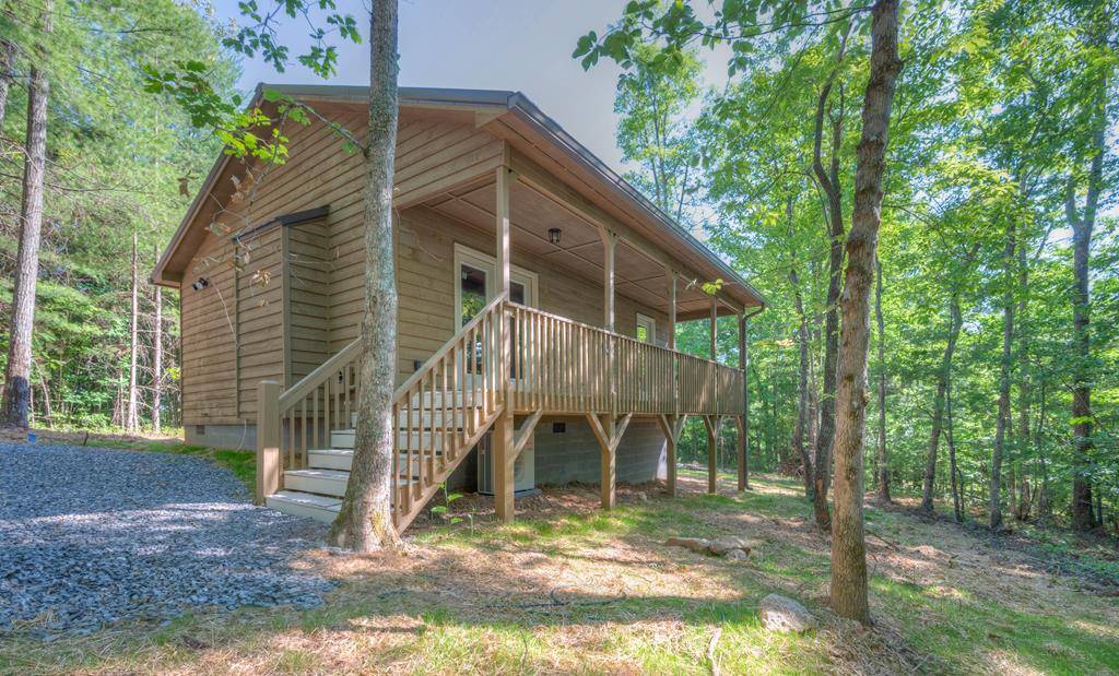 Murphy, NC 28906,361 Tall Timber Road