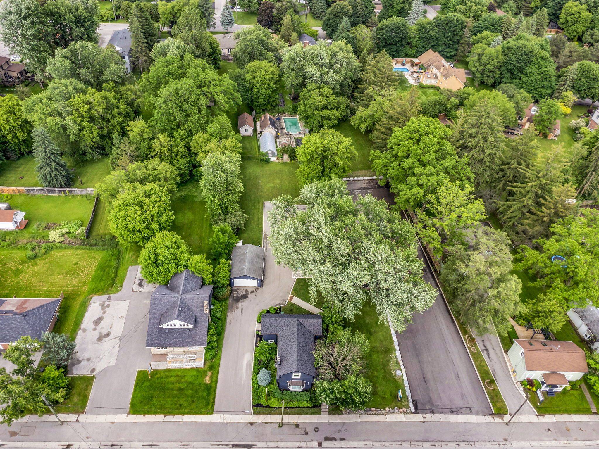 East Gwillimbury, ON L0G 1V0,18967 Leslie ST