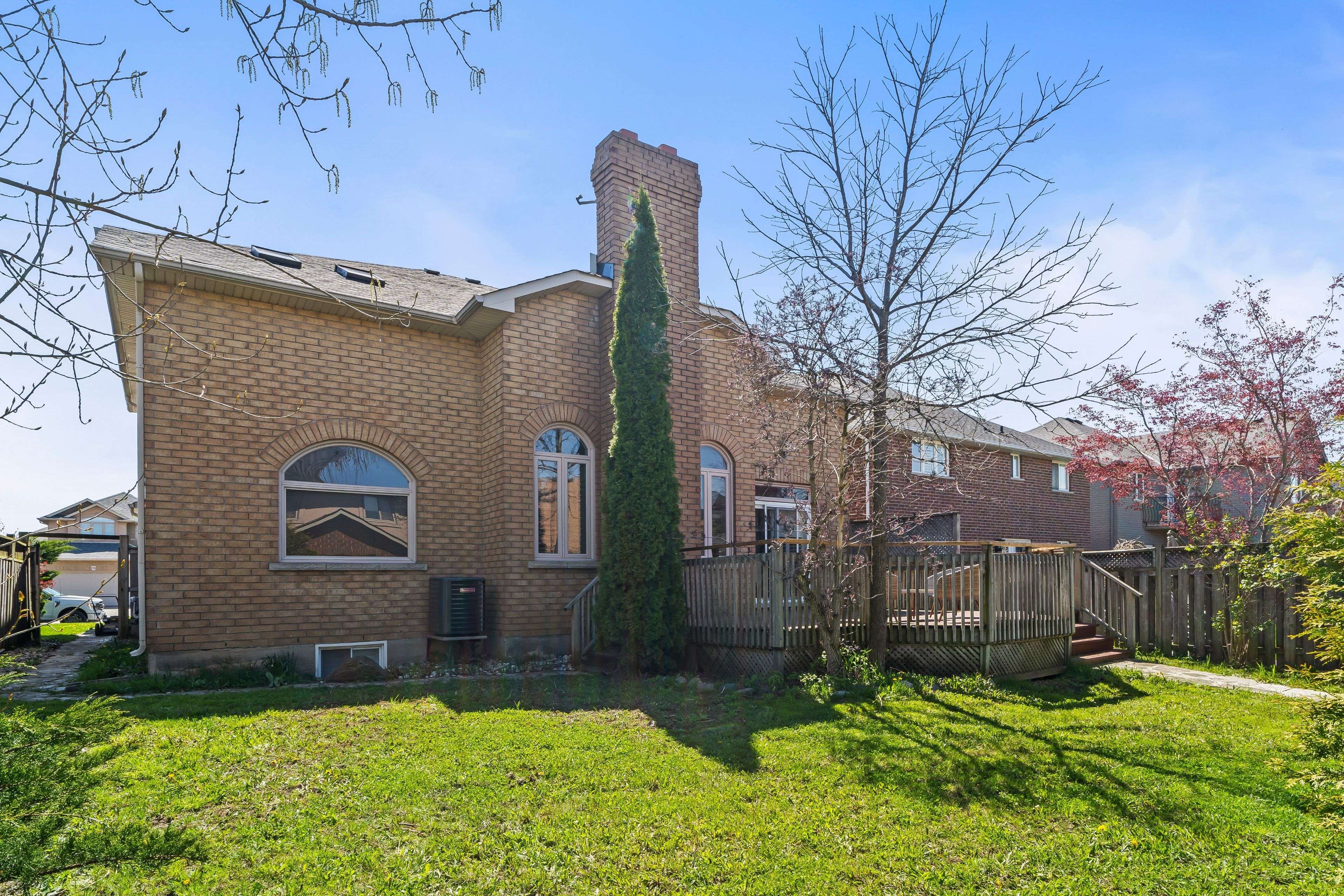 Hamilton, ON L8J 3X5,44 Davis CRES