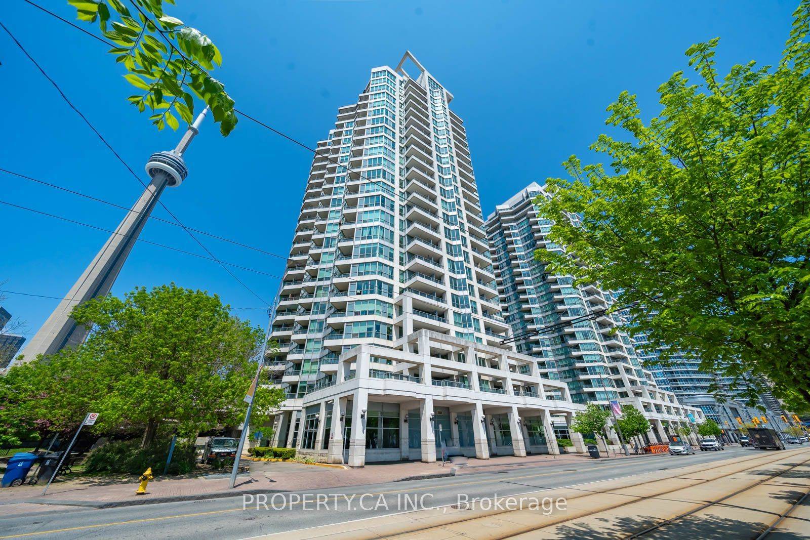 Toronto C01, ON M5J 2Y7,230 Queens Quay W #1815