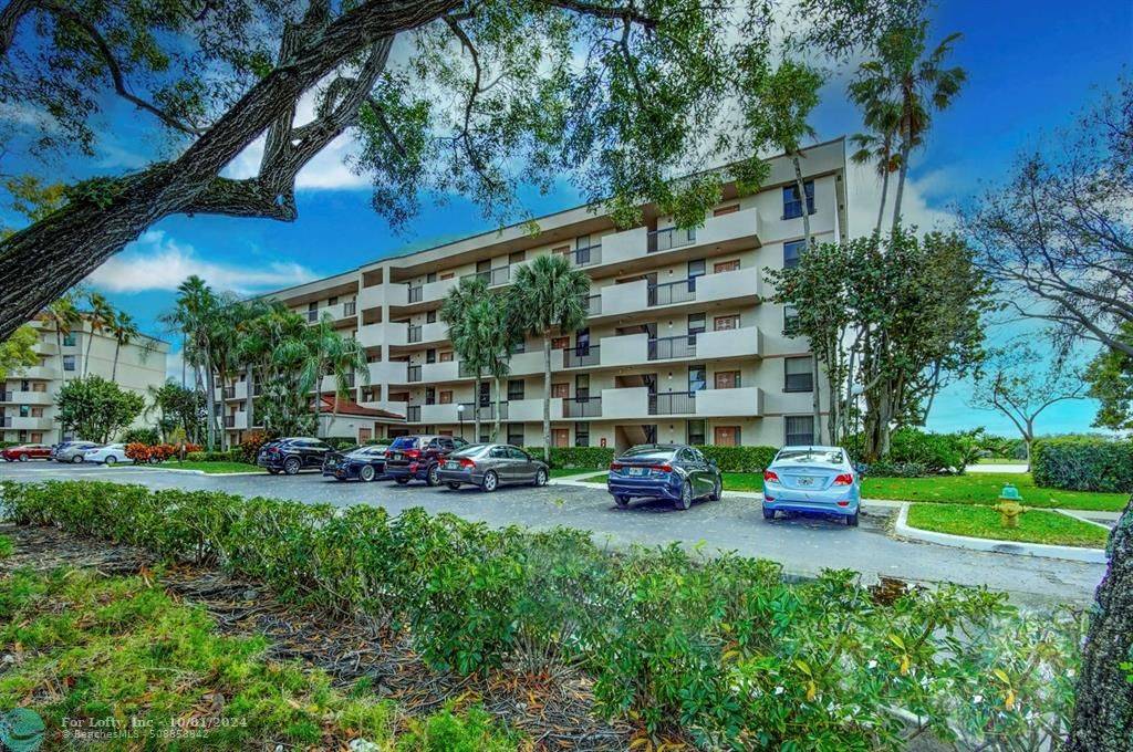 Coconut Creek, FL 33066,2767 Carambola Circle S  #302