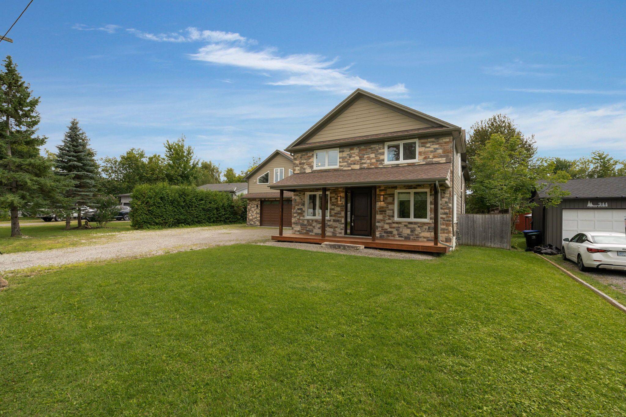 Innisfil, ON L0L 1W0,938 Corner AVE