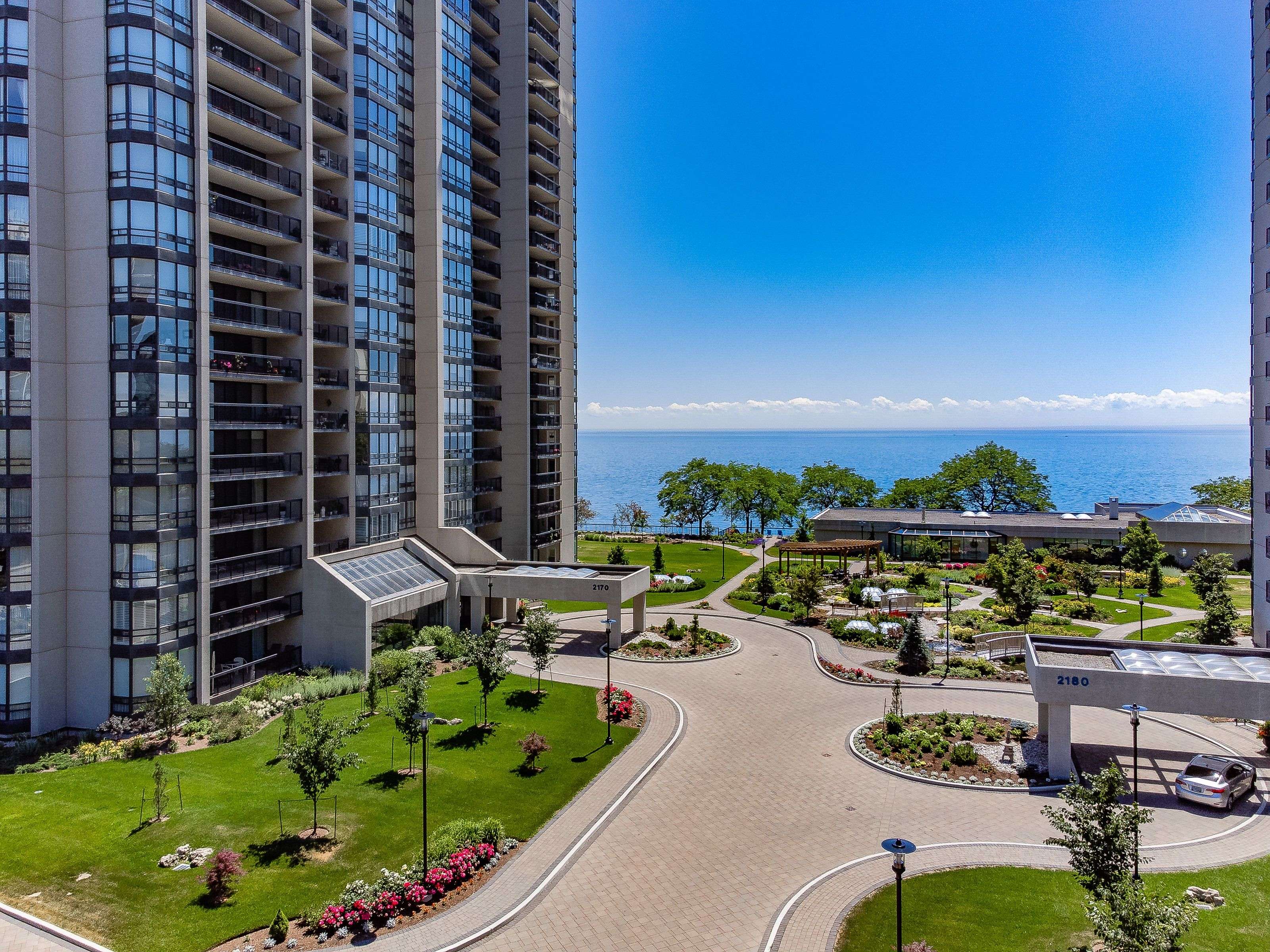 Oakville, ON L6L 5V1,2170 Marine DR #1905