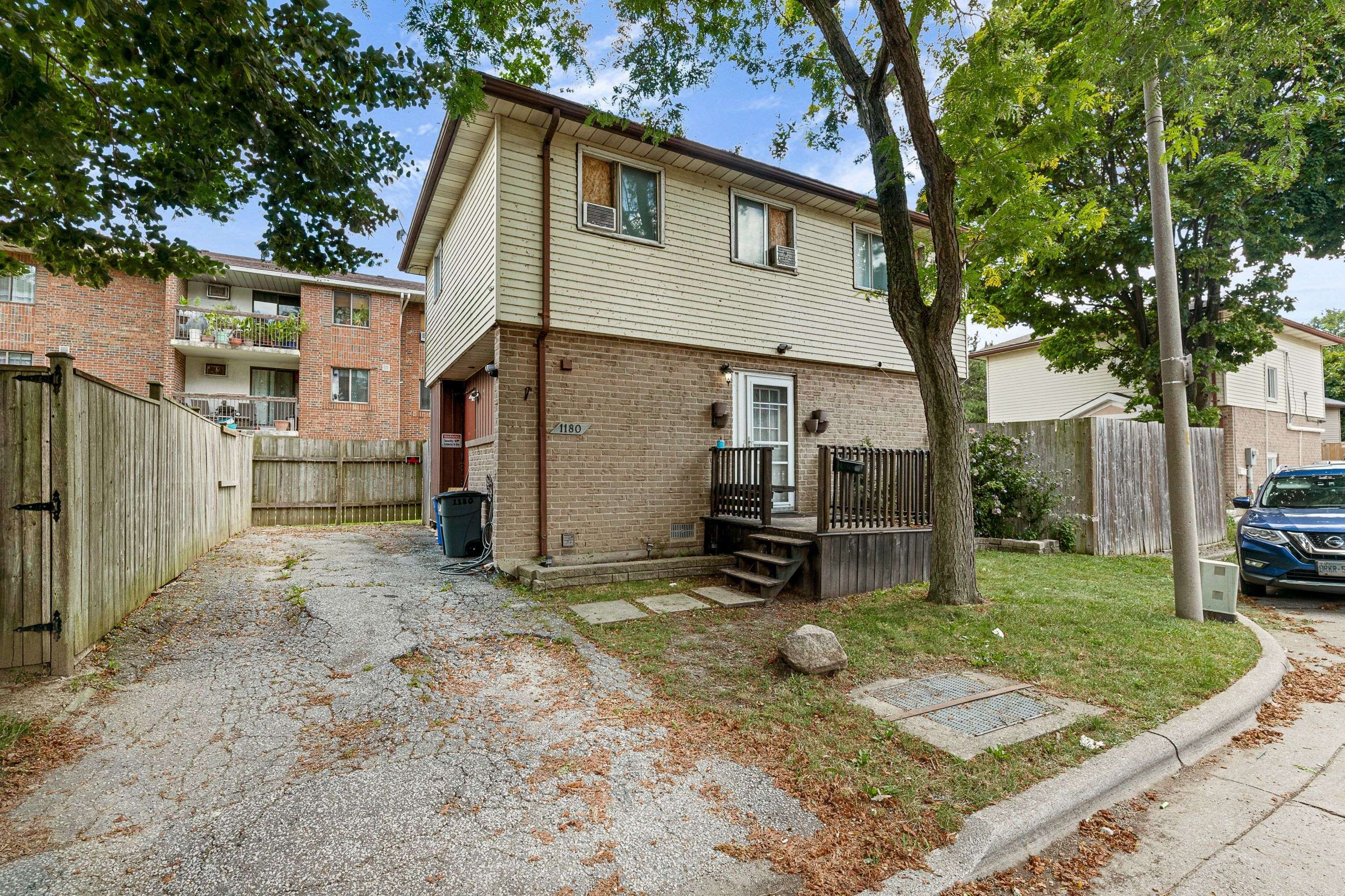 Windsor, ON N8S 4N9,1180 Heathfield CT