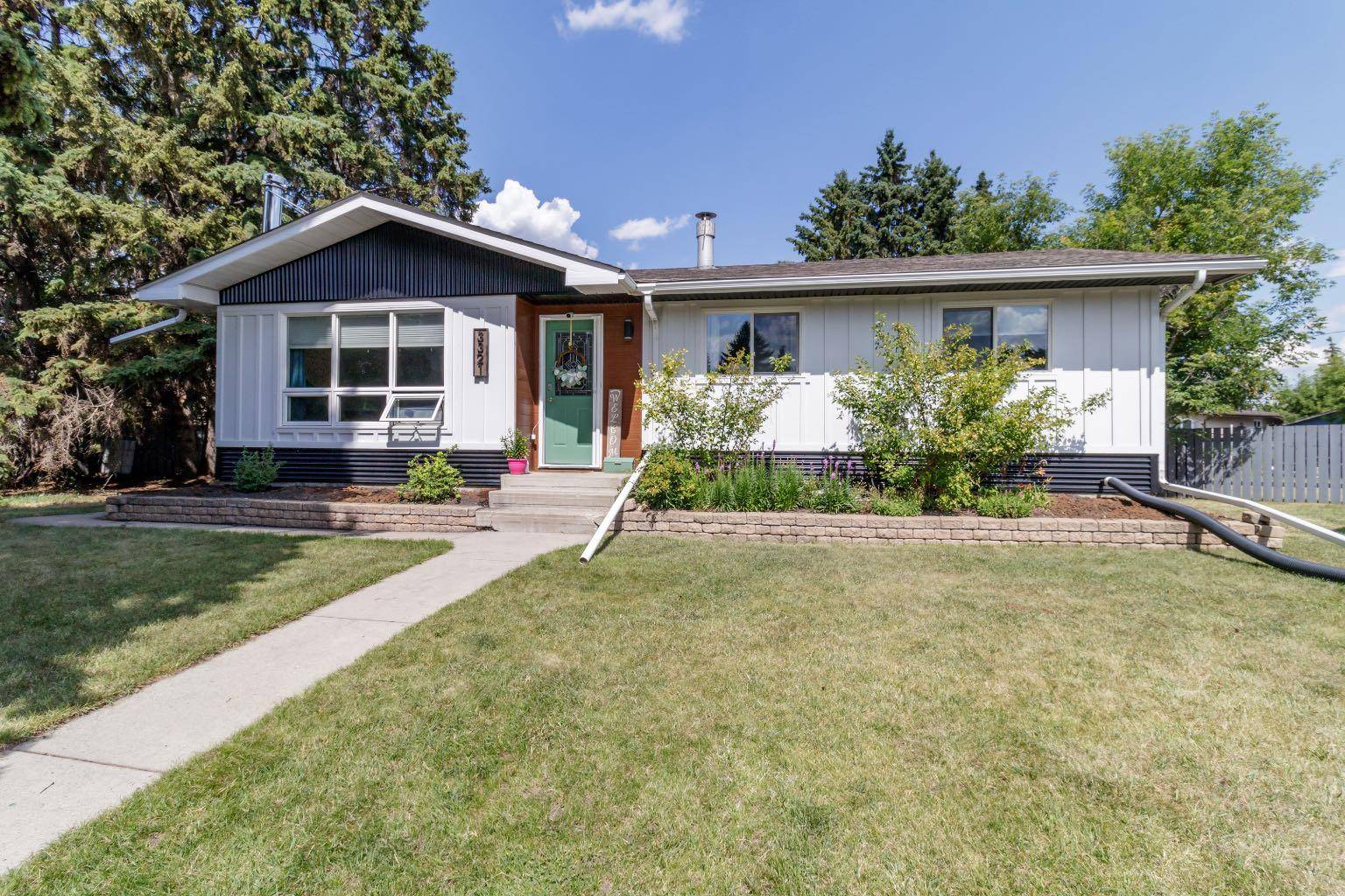 Red Deer, AB T4N 3A5,3321 42A Avenue Close