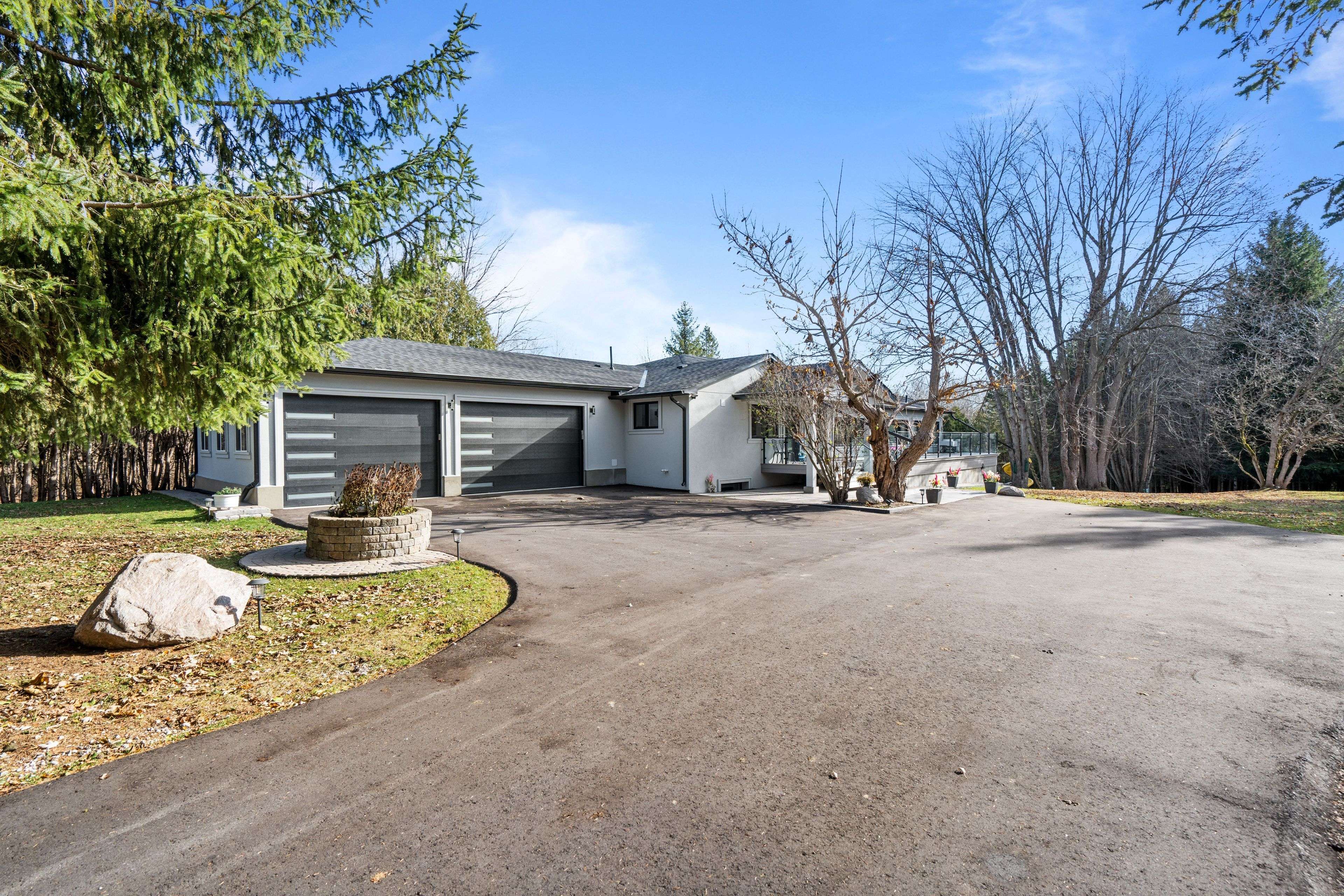 Innisfil, ON L9S 4C3,2993 Innisfil Beach RD