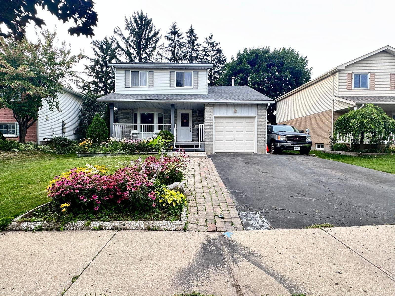 Kitchener, ON N2K 3R7,40 TAGGE ST