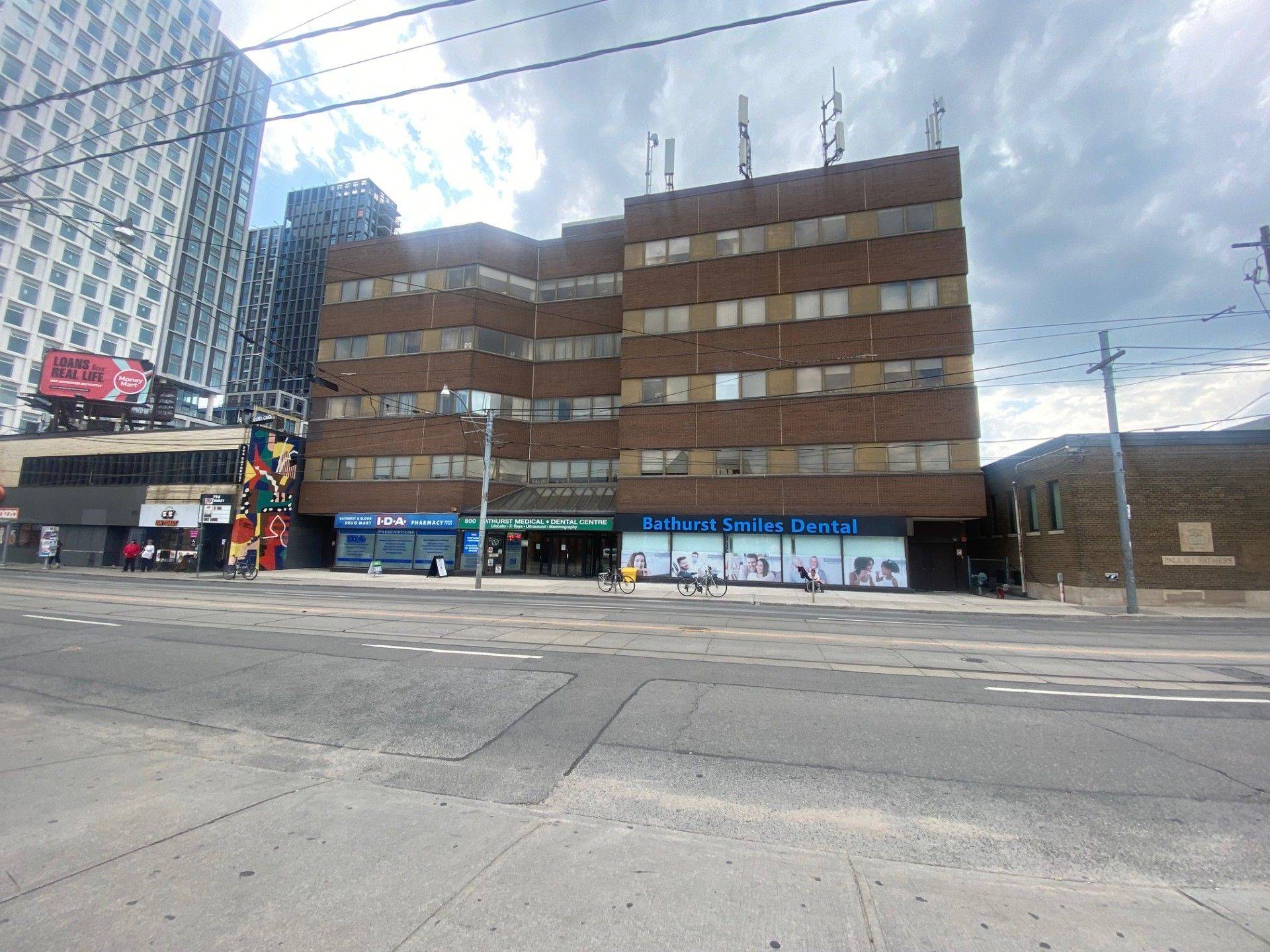 Toronto C02, ON M5R 3M8,800 Bathurst ST #101