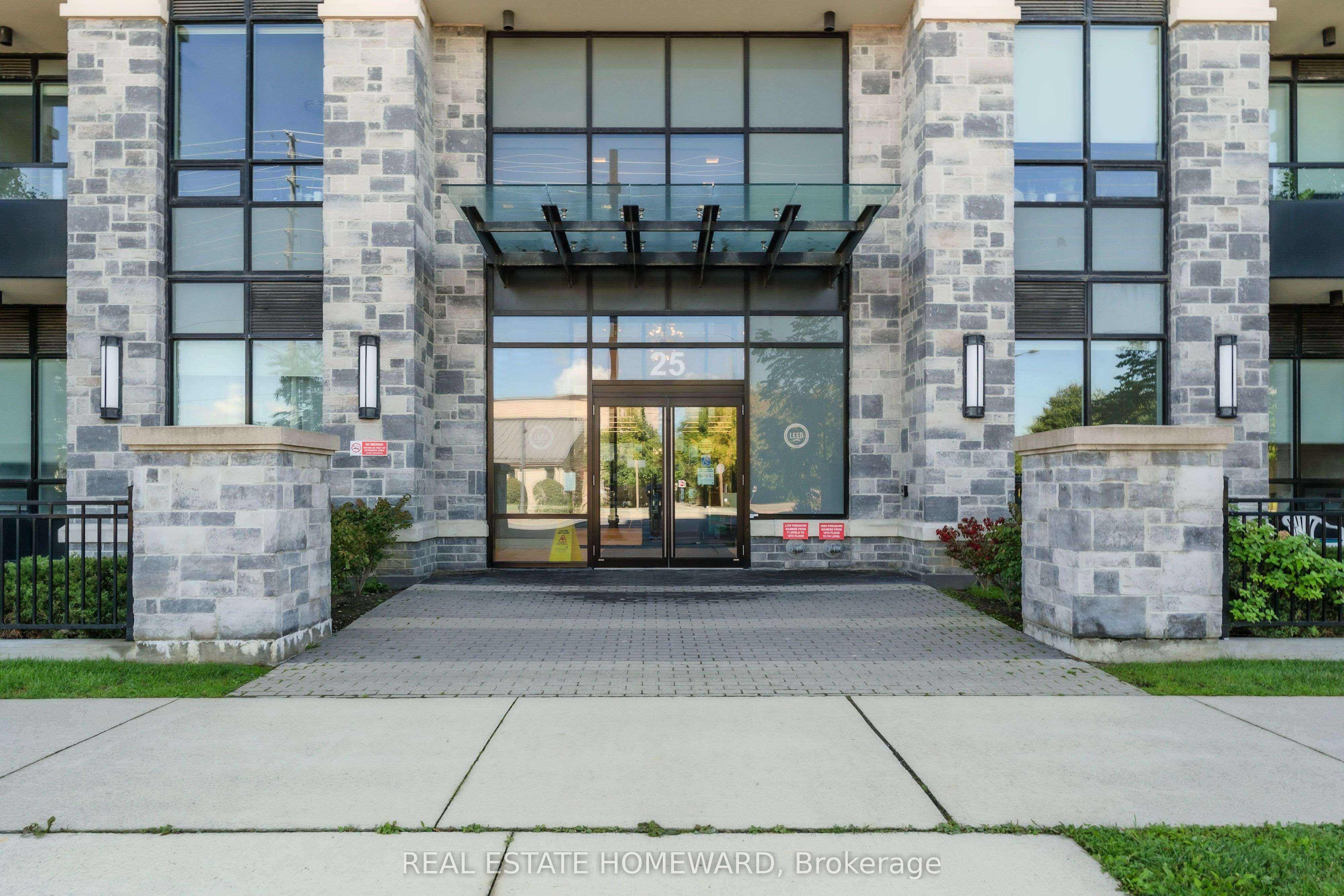 Markham, ON L6G 0G3,25 Water Walk DR #117