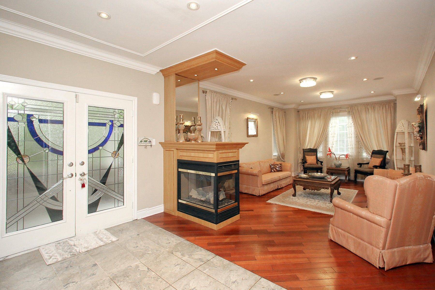 502 Ravineview WAY, Oakville, ON L6H 6S9