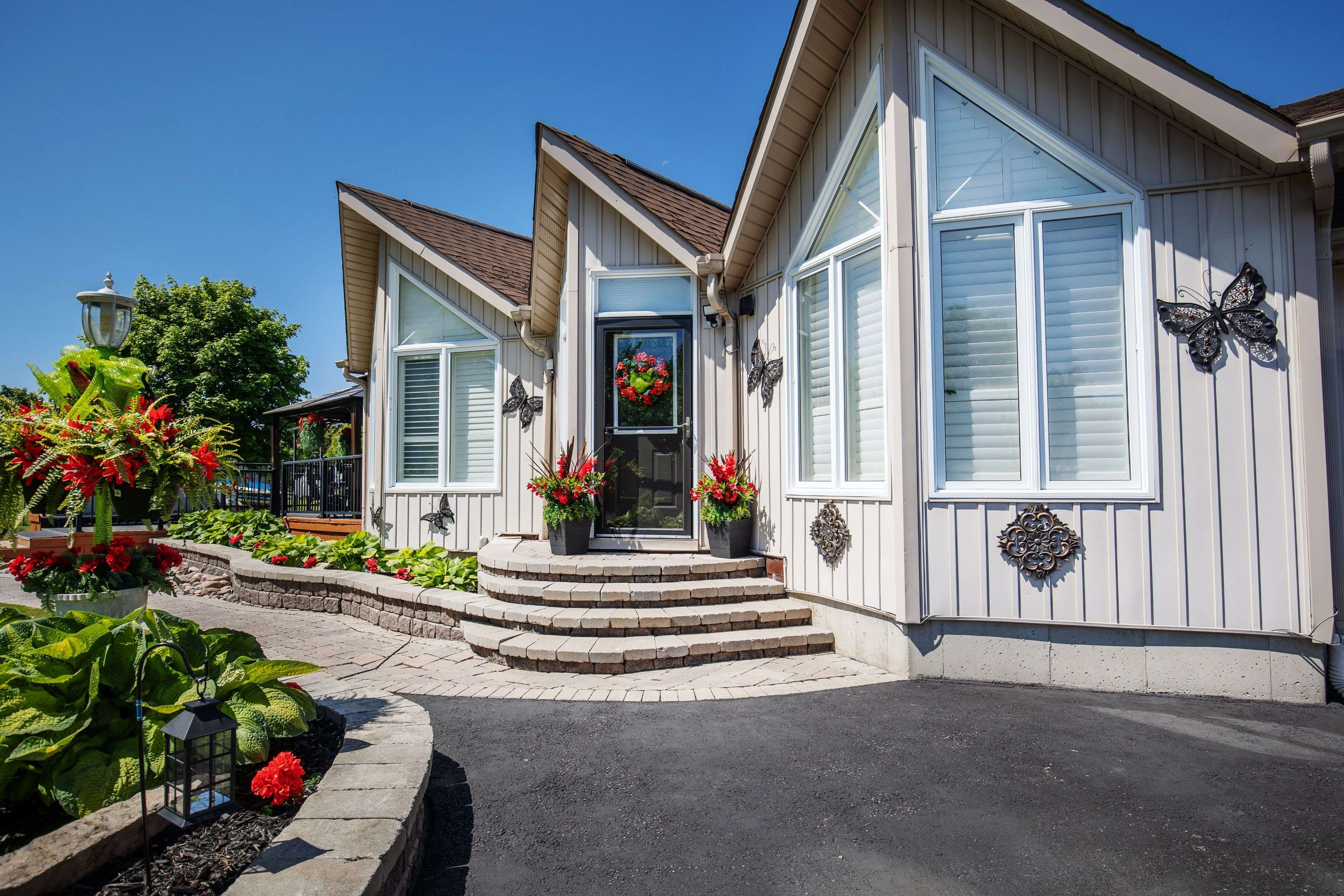 Kawartha Lakes, ON K0M 2C0,9 Pleasantview CRES