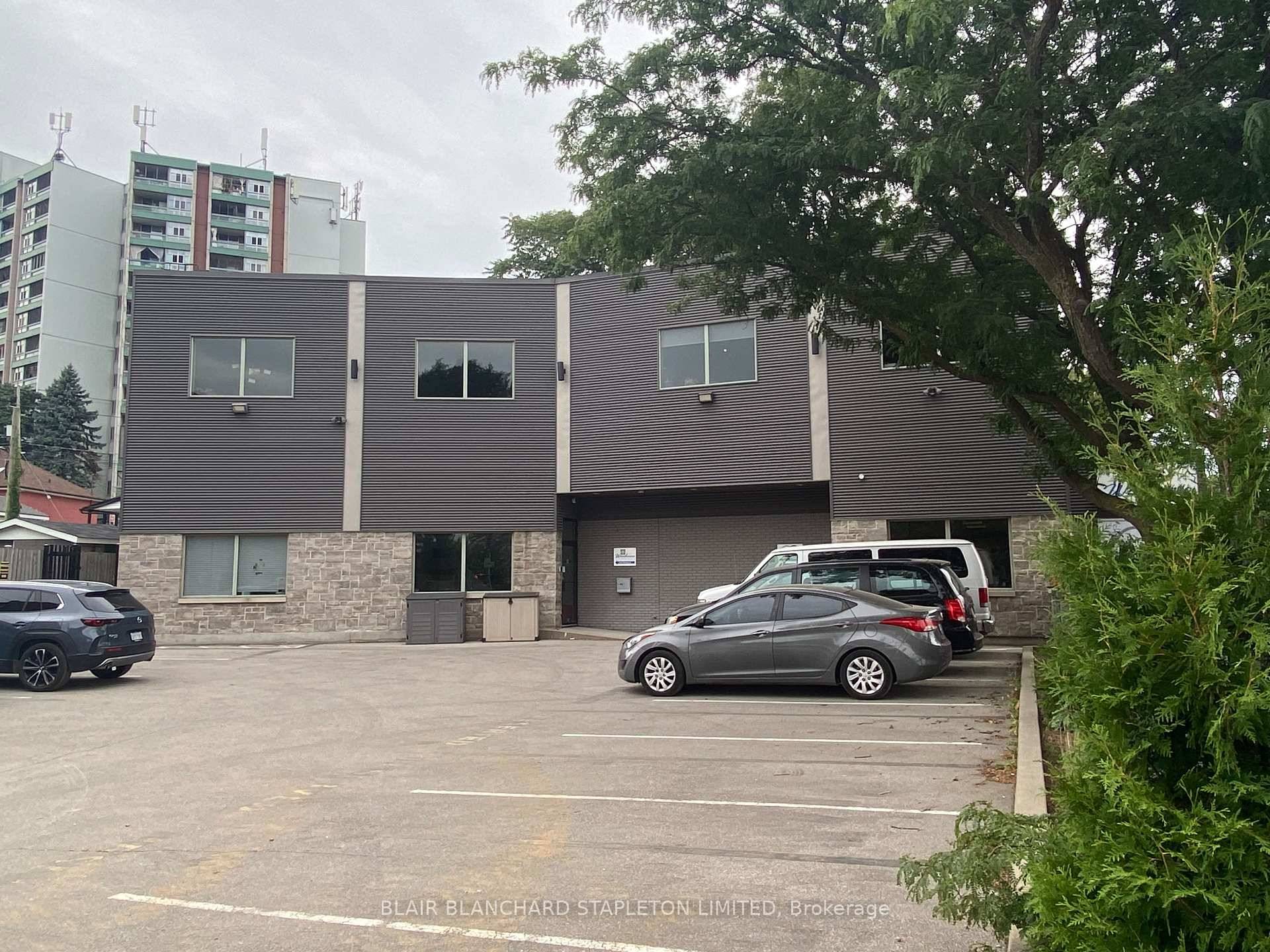 Hamilton, ON L8R 3K3,435 York BLVD #2