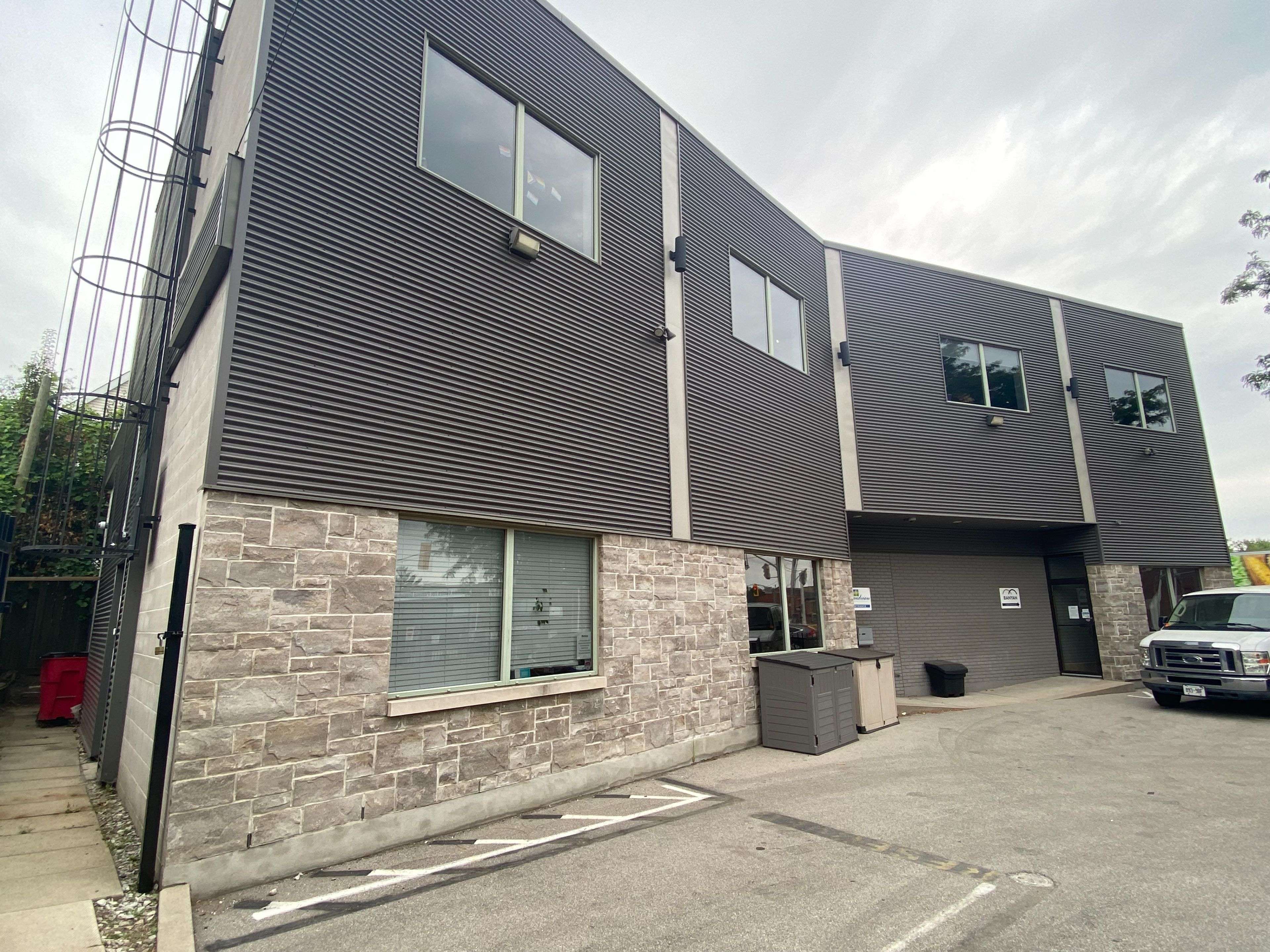 Hamilton, ON L8R 3K3,435 York BLVD #2