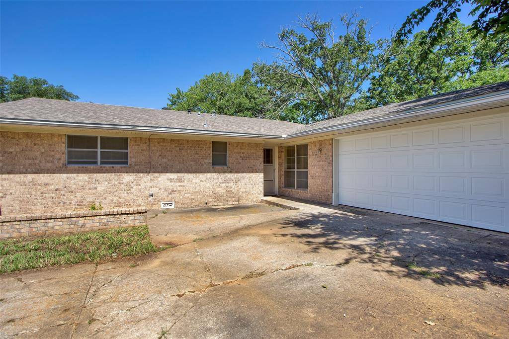 Denison, TX 75020,1331 Crestview Drive