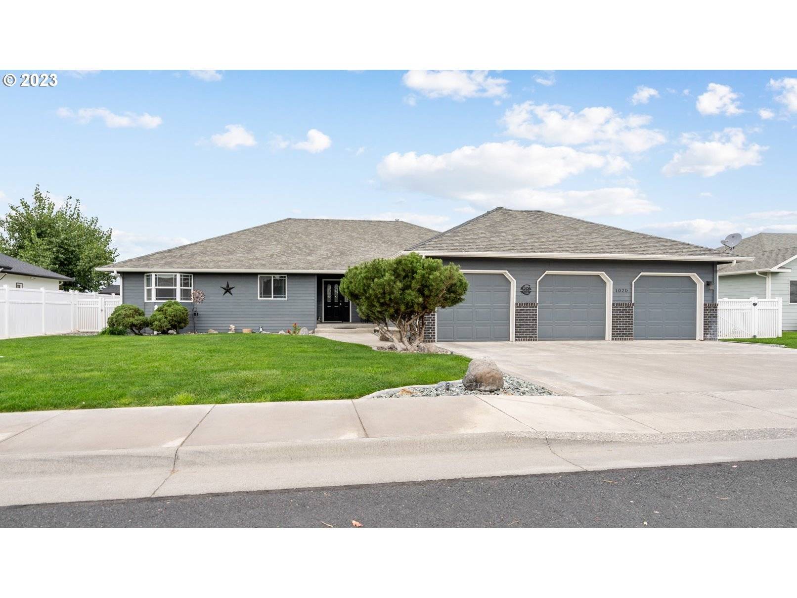 Hermiston, OR 97838,1020 SW 19TH CT