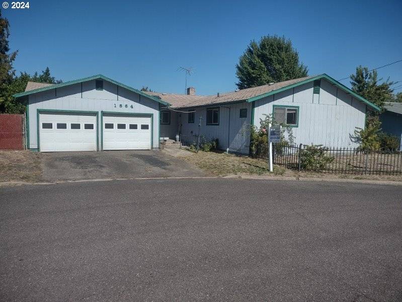 Roseburg, OR 97471,1564 NW SPRAY CT