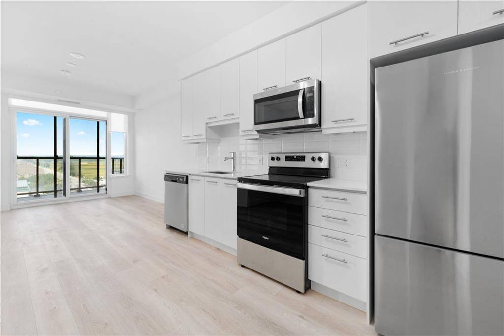385 WINSTON Road #703, Grimsby, ON L3M 4E8