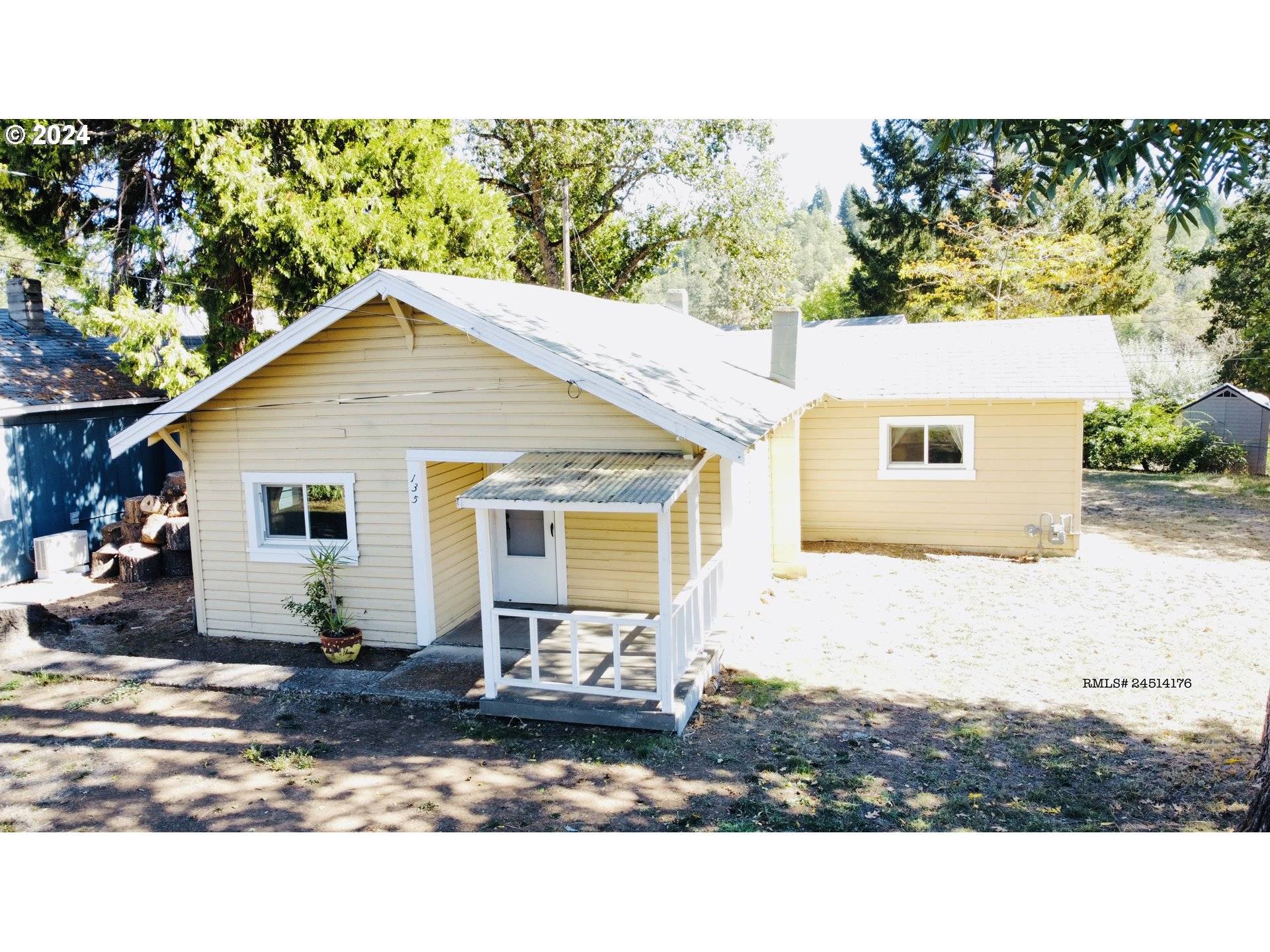 Canyonville, OR 97417,135 DELEANE DR