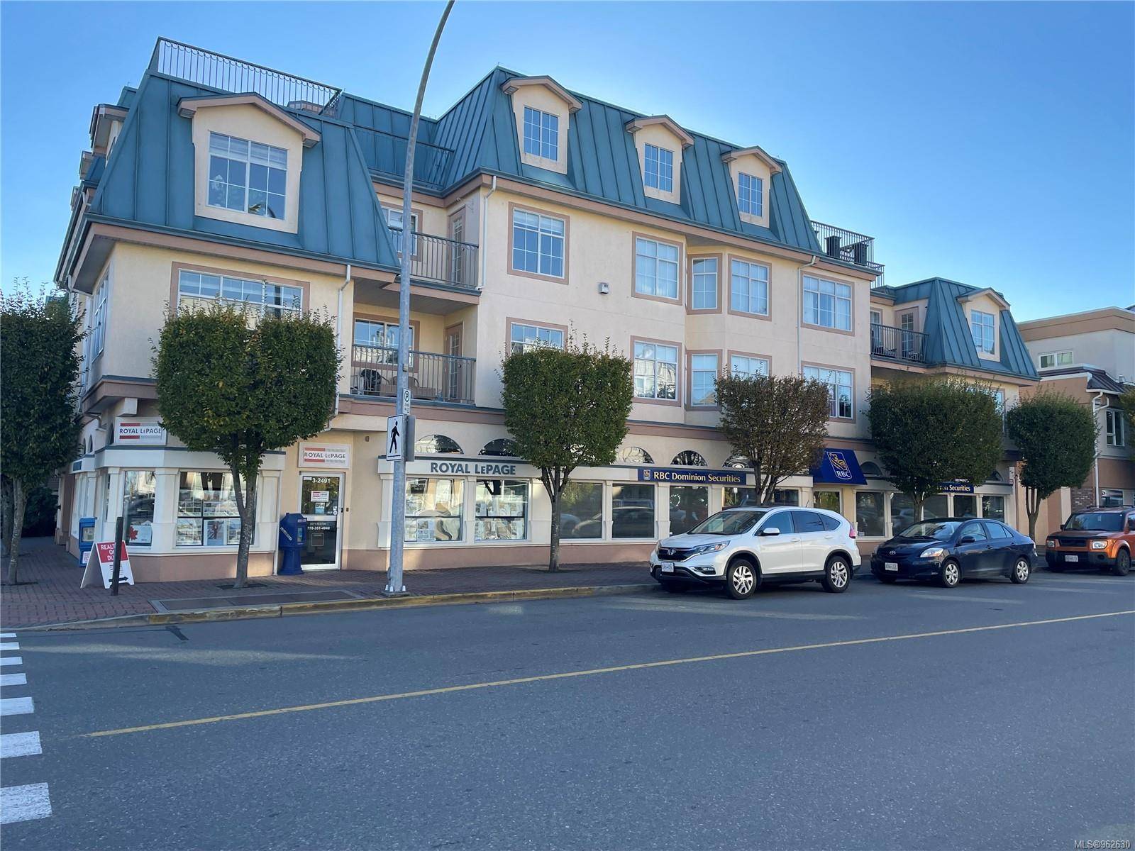 Sidney, BC V8L 1W2,2491 Bevan Ave #1