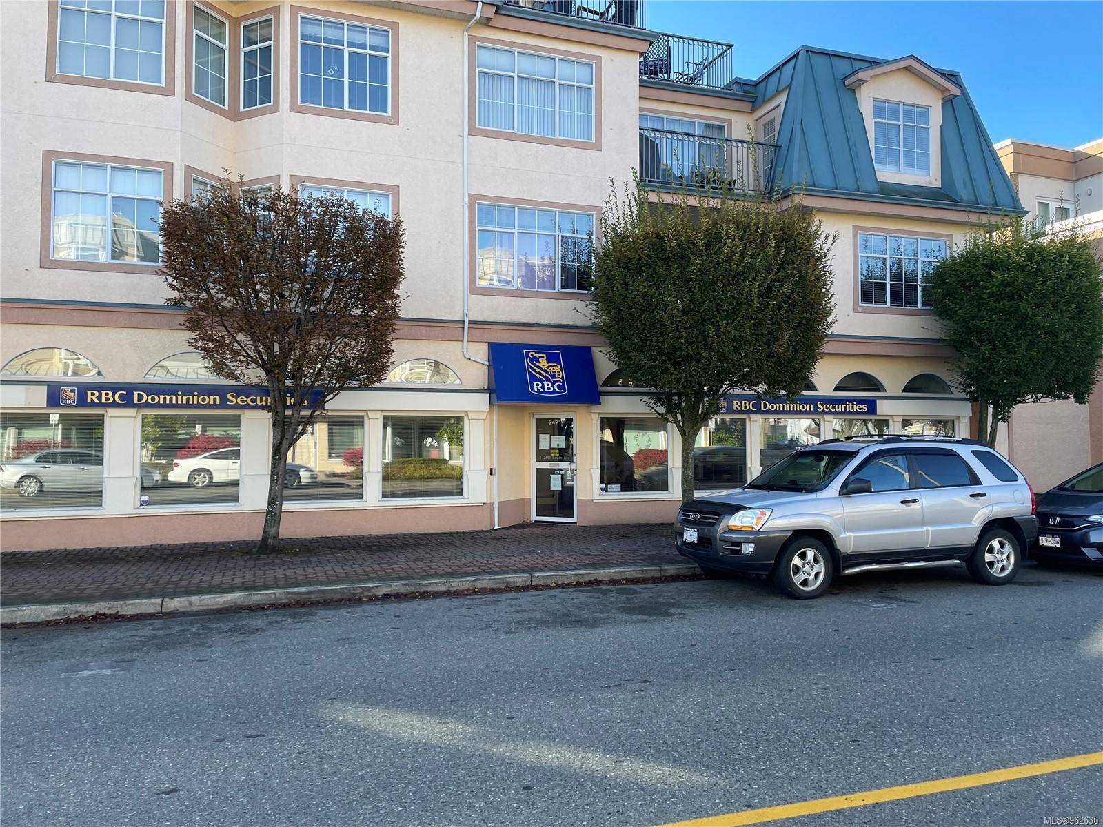 Sidney, BC V8L 1W2,2491 Bevan Ave #1