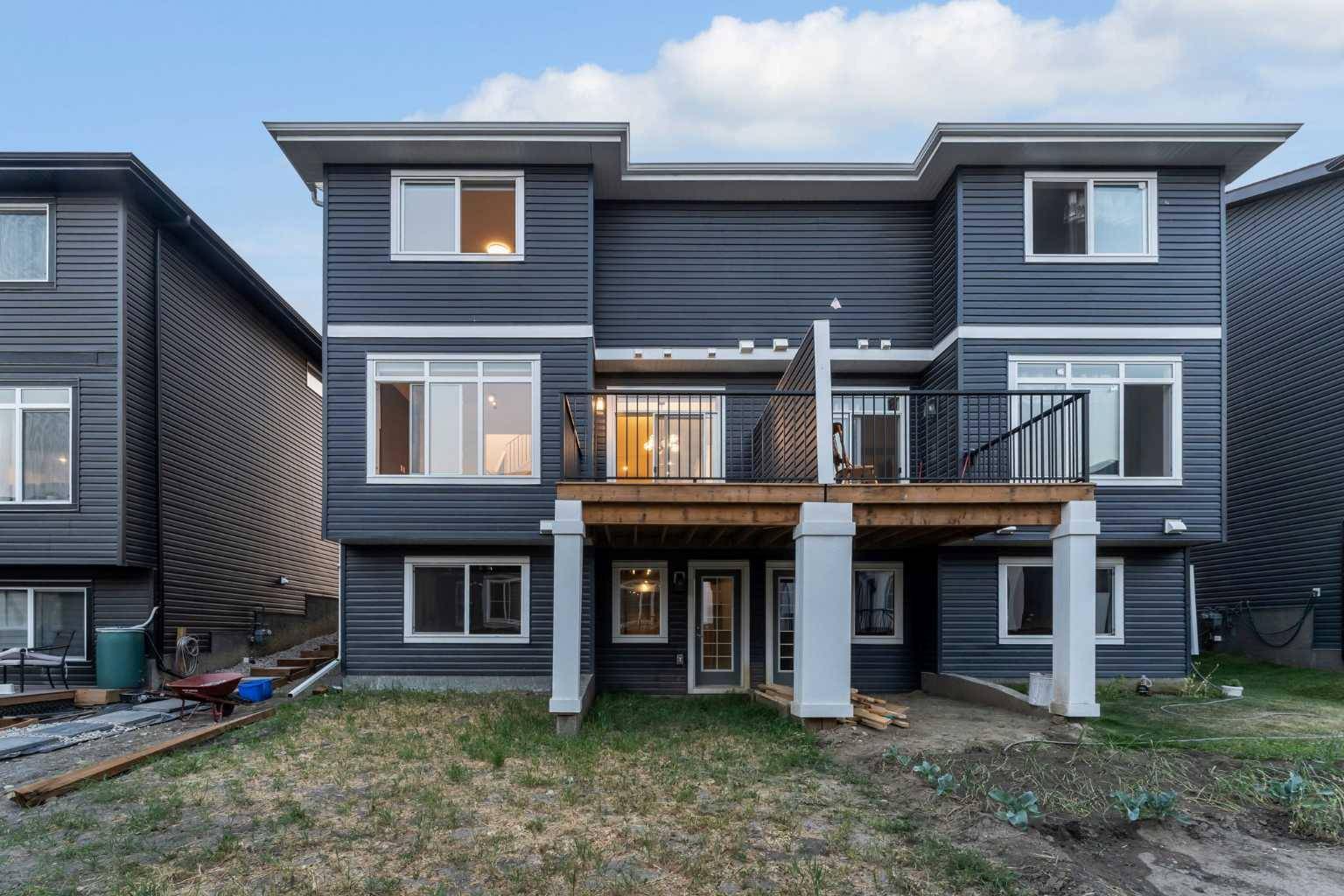 Chestermere, AB T1X2P7,1068 WATERFORD DR