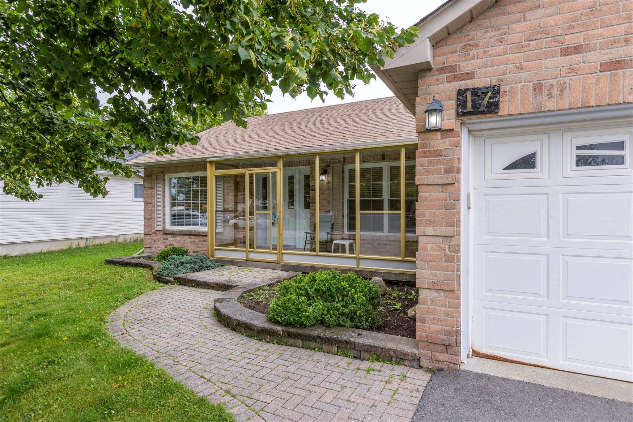 Kawartha Lakes, ON K9V 6B1,17 Cedar CT