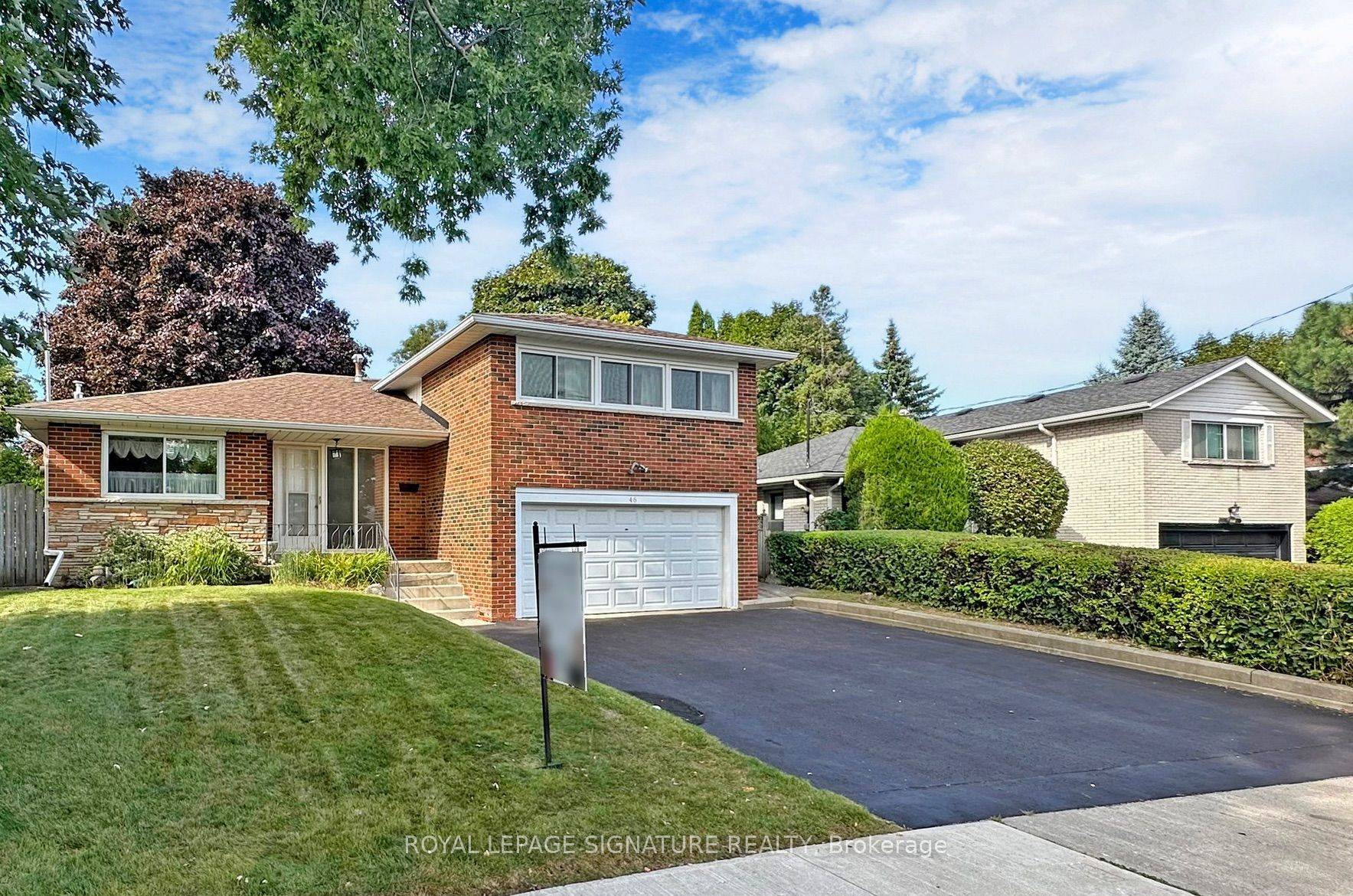 Toronto C15, ON M2J 3A6,46 Sandbourne CRES