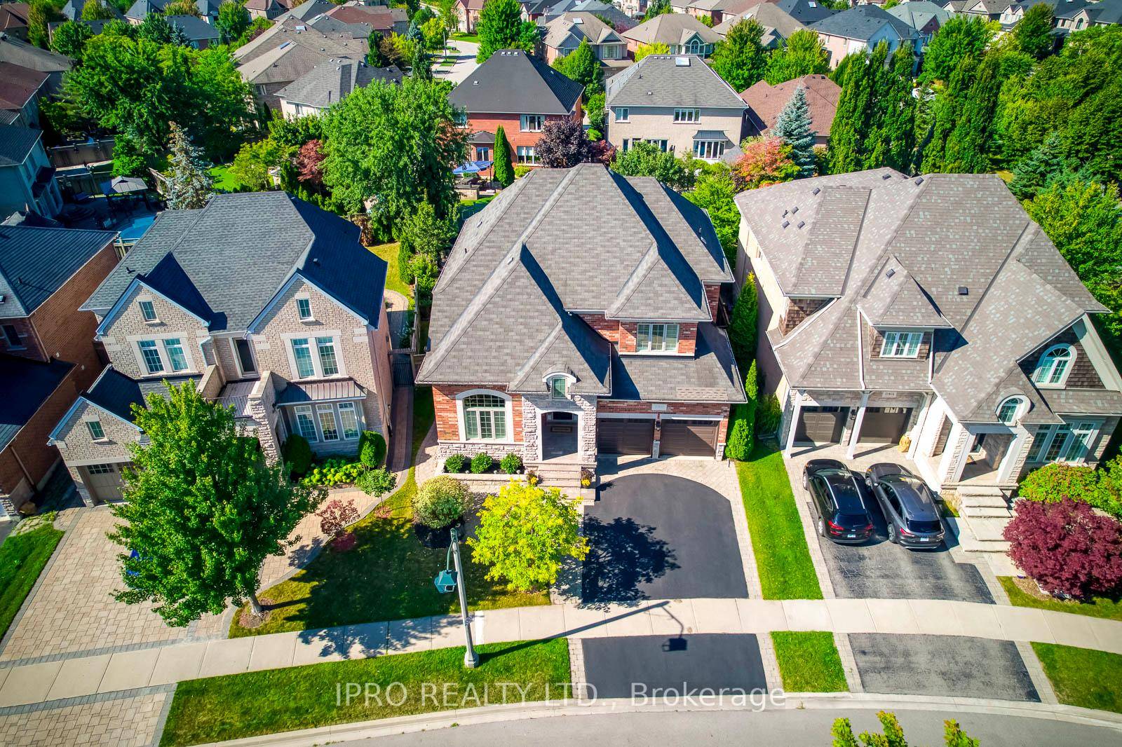 2360 Lyndhurst DR, Oakville, ON L6H 7V7