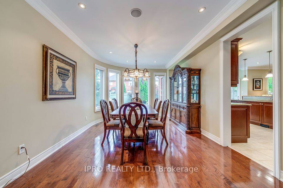 2360 Lyndhurst DR, Oakville, ON L6H 7V7