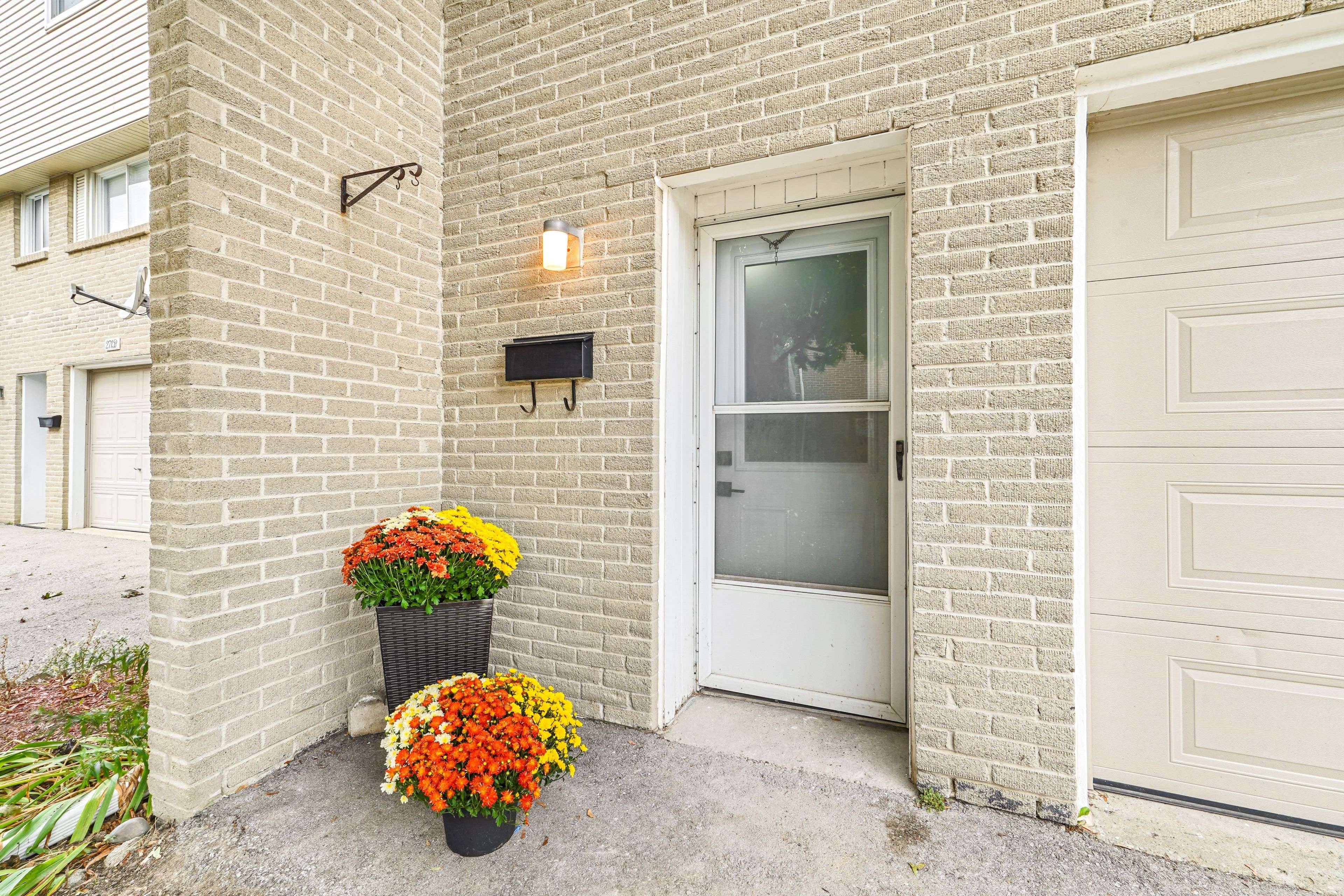 Brantford, ON N3S 7K2,271 Stanley ST #D