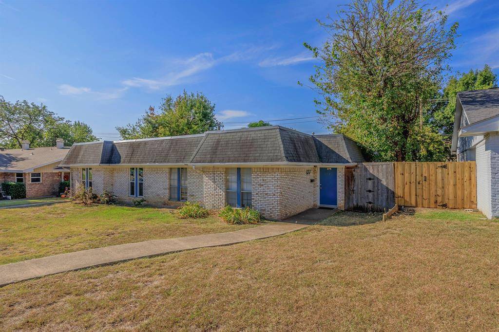 Dallas, TX 75240,7532 Thistle Lane