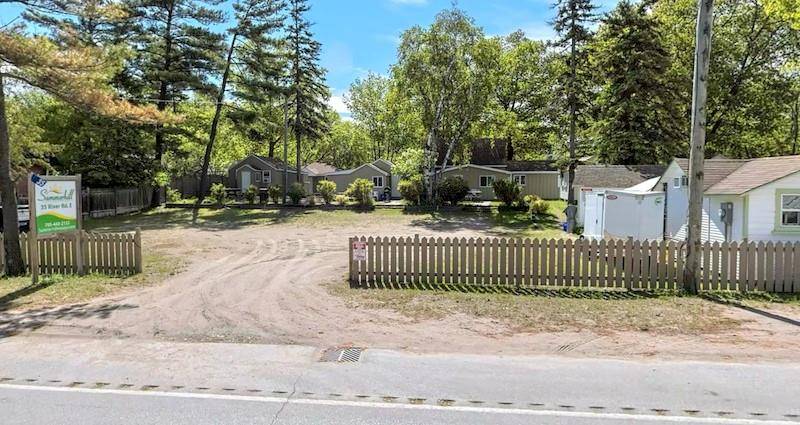 35 RIVER Road E, Wasaga Beach, ON L9Z 2L1