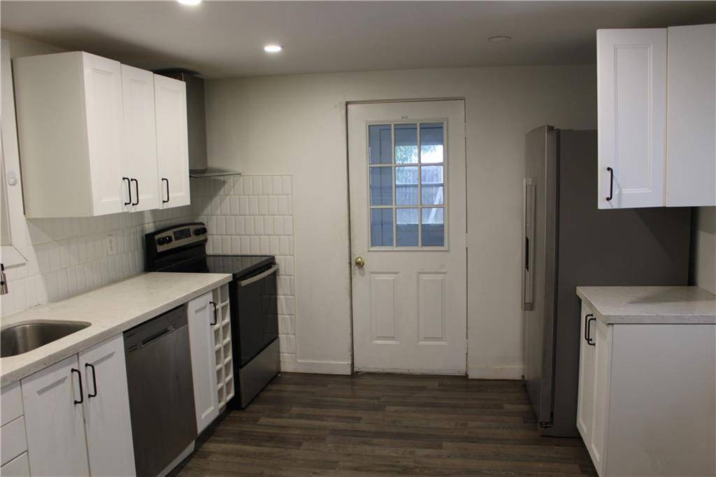 Hamilton, ON L8L 7M6,220 BELMONT Avenue