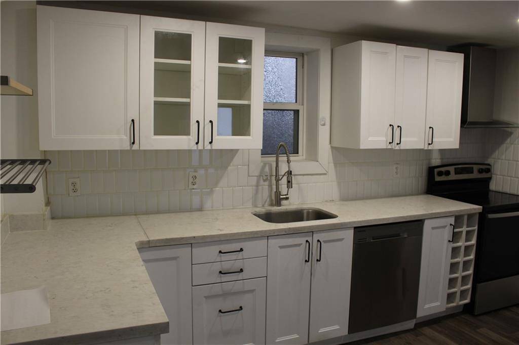 Hamilton, ON L8L 7M6,220 BELMONT Avenue