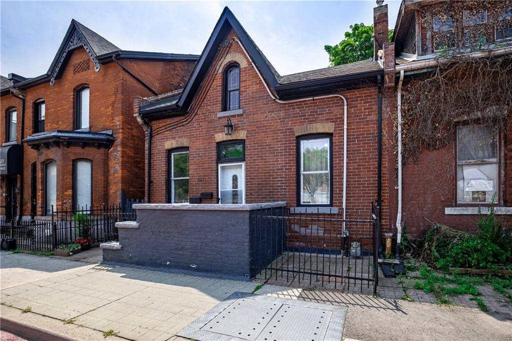 321 MAIN Street W, Hamilton, ON L8P 1K1