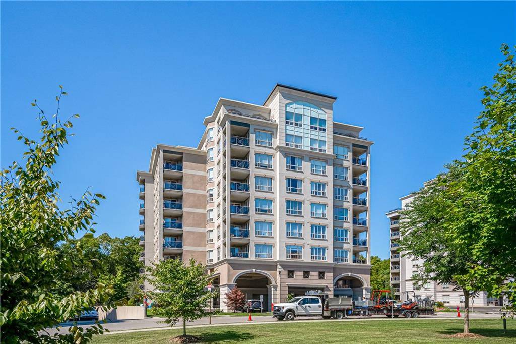 3000 CREEKSIDE Drive #801, Dundas, ON L9H 7S8