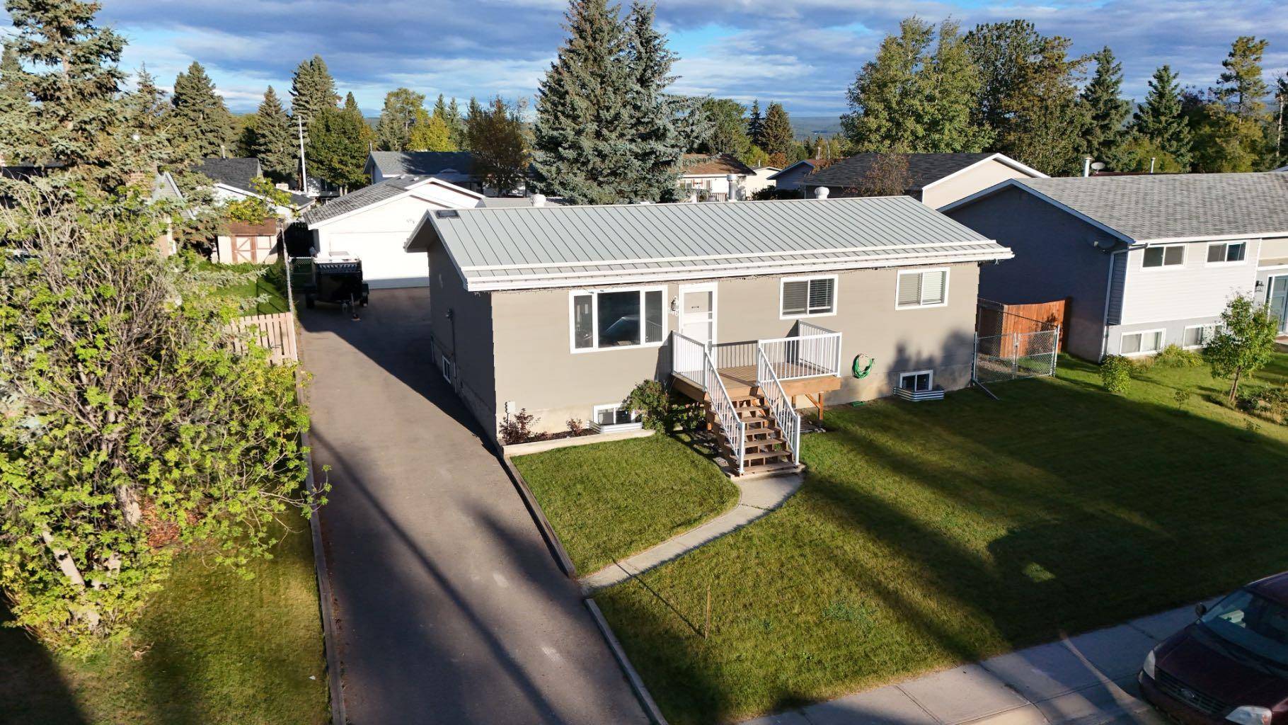 Hinton, AB T7V1J6,146 FAIRFAX DR