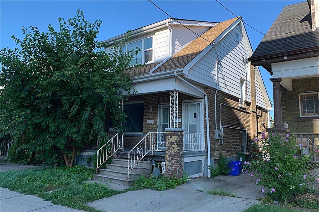 Hamilton, ON L8H 3Y8,57 OTTAWA Street N #1