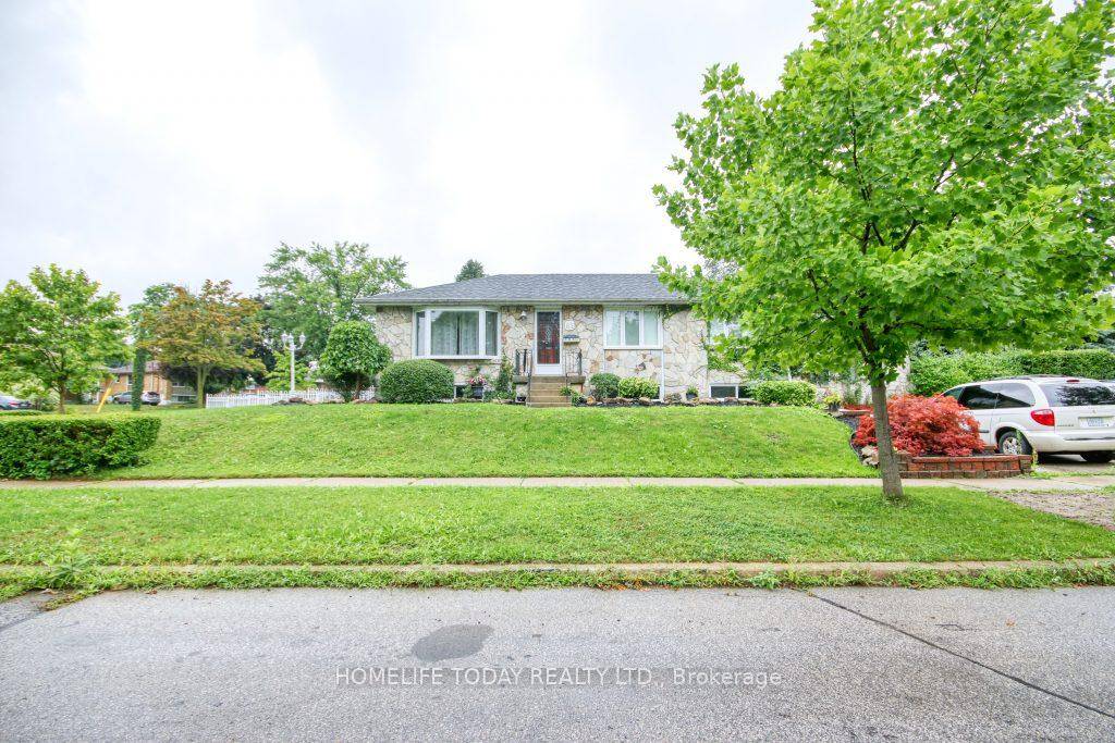 Toronto E09, ON M1G 2C6,82 Mossbank DR #Bsmt