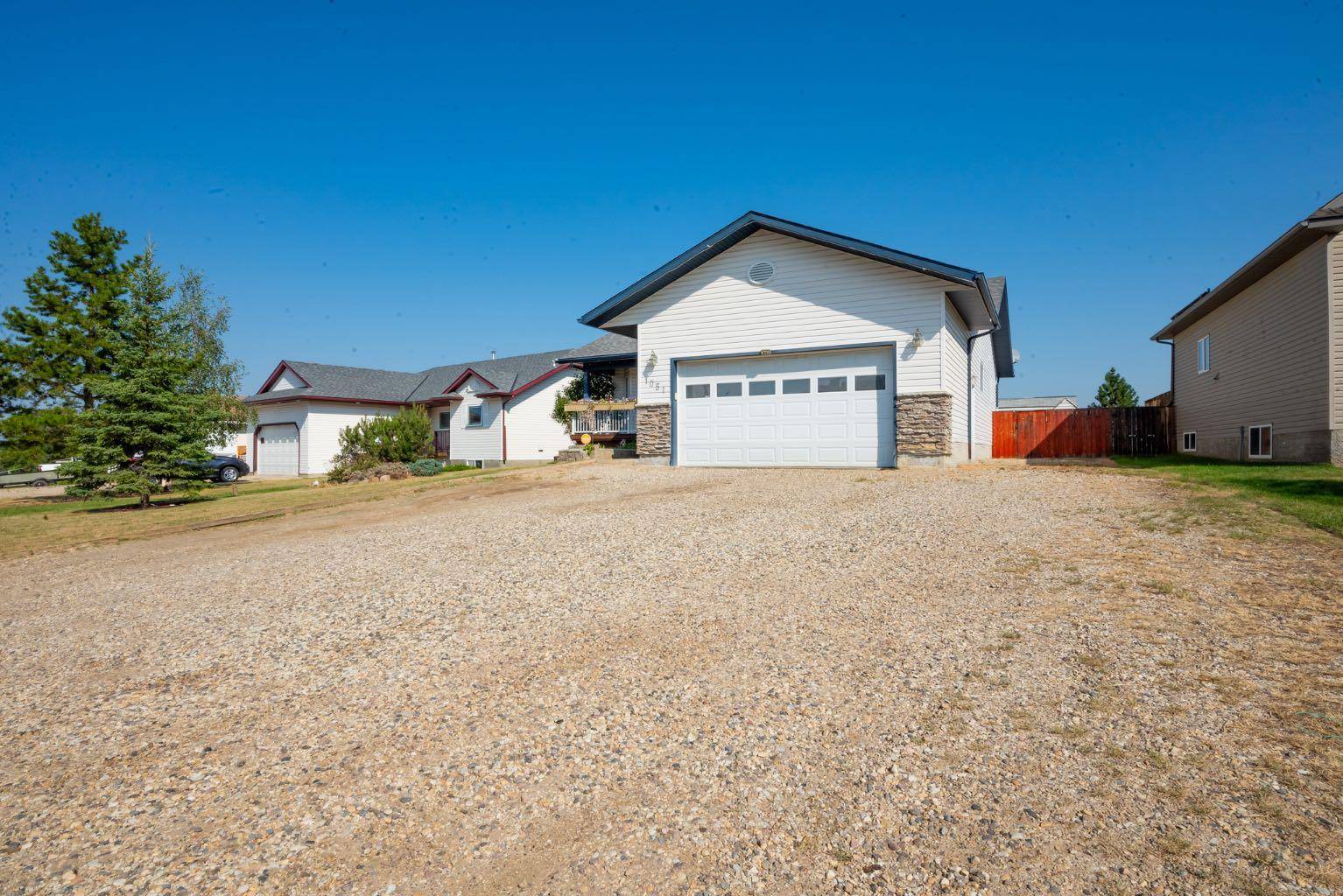 Beaverlodge, AB T0H 0C0,1051 10 ST