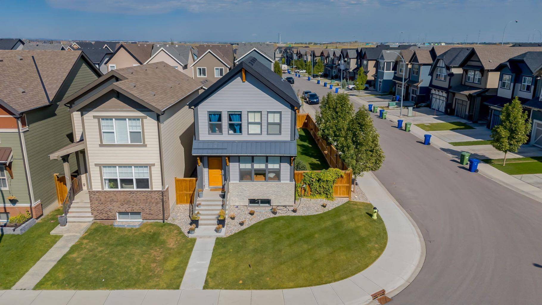 Calgary, AB T3M 2N1,225 Masters CRES SE