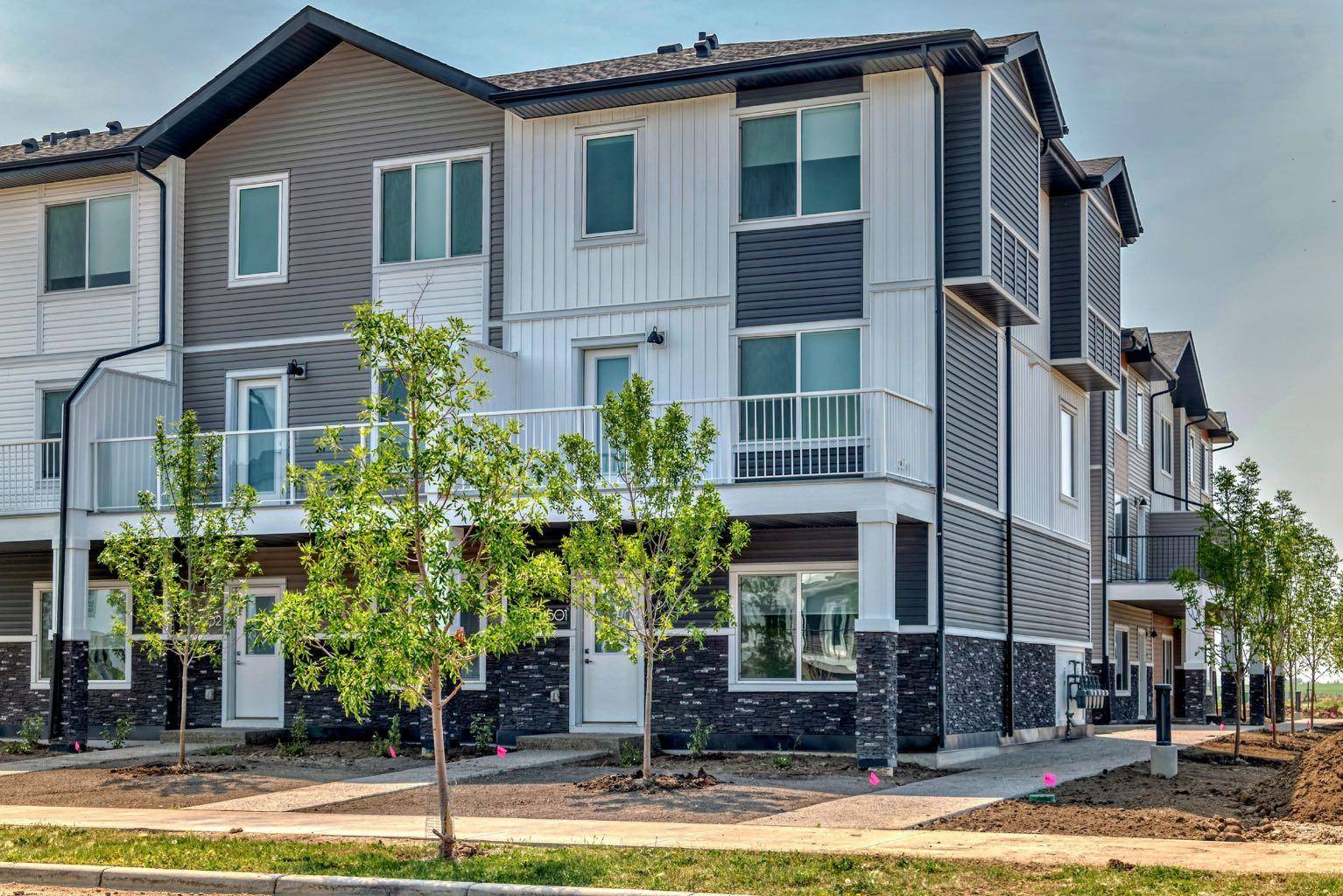 Chestermere, AB T1X 0L3,280 Chelsea RD #601