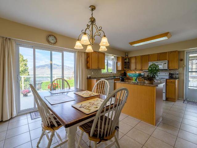483 STRATHCONA TERRACE, Kamloops, BC V2C 1C2